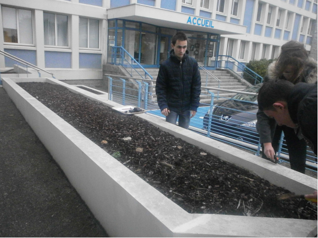 Un jardin pédagogique à la croix rouge