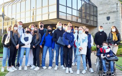 Devant-le-Conseil-Departemental-400x250