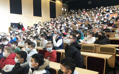 Ecoute-attentive-de-lassemblee-a-lauditorium-400x250