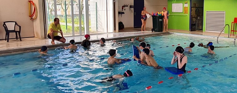 Les CM1/CM2 à la piscine