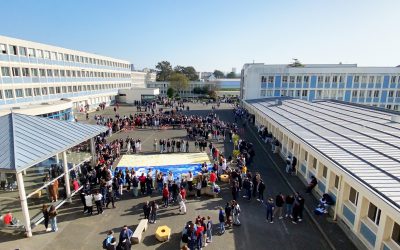 Sur-la-cour-du-lycee-400x250