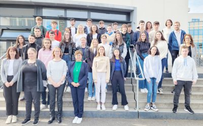 Photo-du-groupe-Erasmus2021-2022-400x250