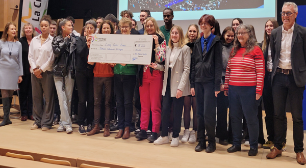 La classe de Terminale Bac Pro MCV apporte son soutien  à l’Association « Collectes Solidarité Réfugiés »