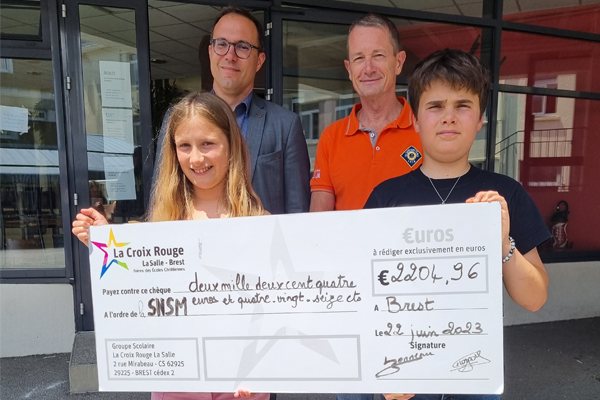 Remise de chèque à la SNSM