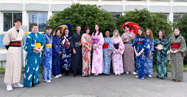 Les Terminales option japonais en toute élégance