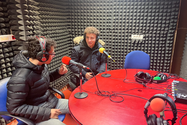 Les 2CAP OL visitent Fréquence Mutine, radio locale de Brest