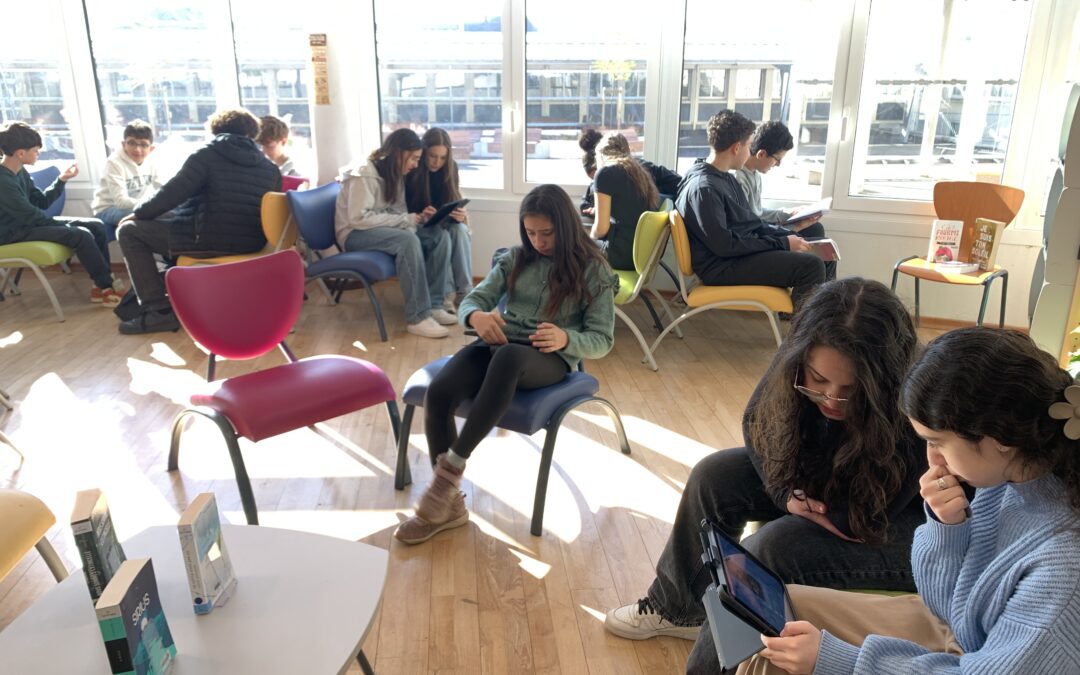 Exposition au CDI Collège